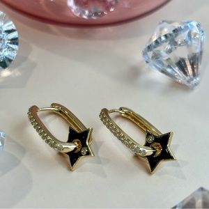 Rectangular hoop earrings.